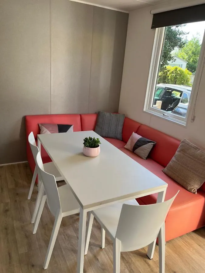 Mobilhome Tout Confort R10 Domaine De Lanniron Quimper France